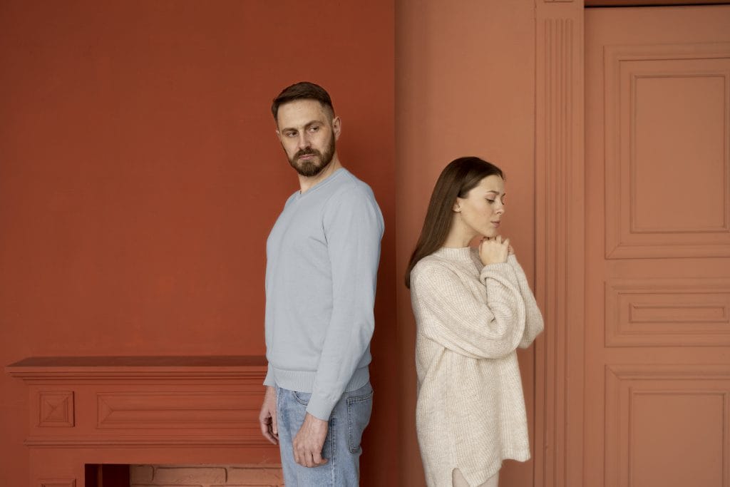 Relaciones Tóxicas y Dañinas 3 Pareja discutiendo, relaciones toxicas y dañinas